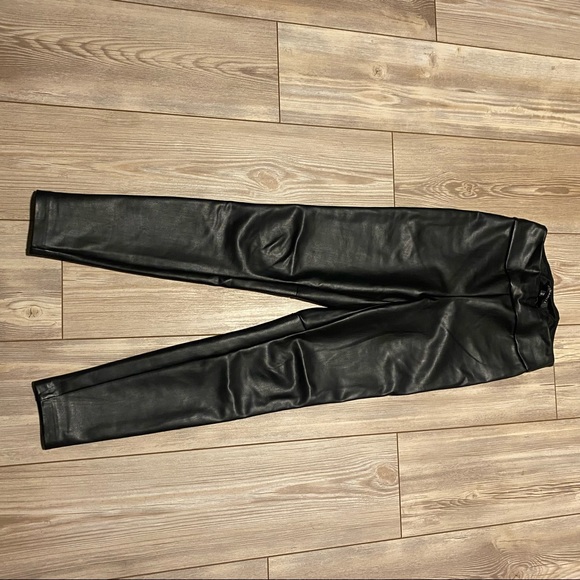 Black faux leather leggings - Picture 1 of 2